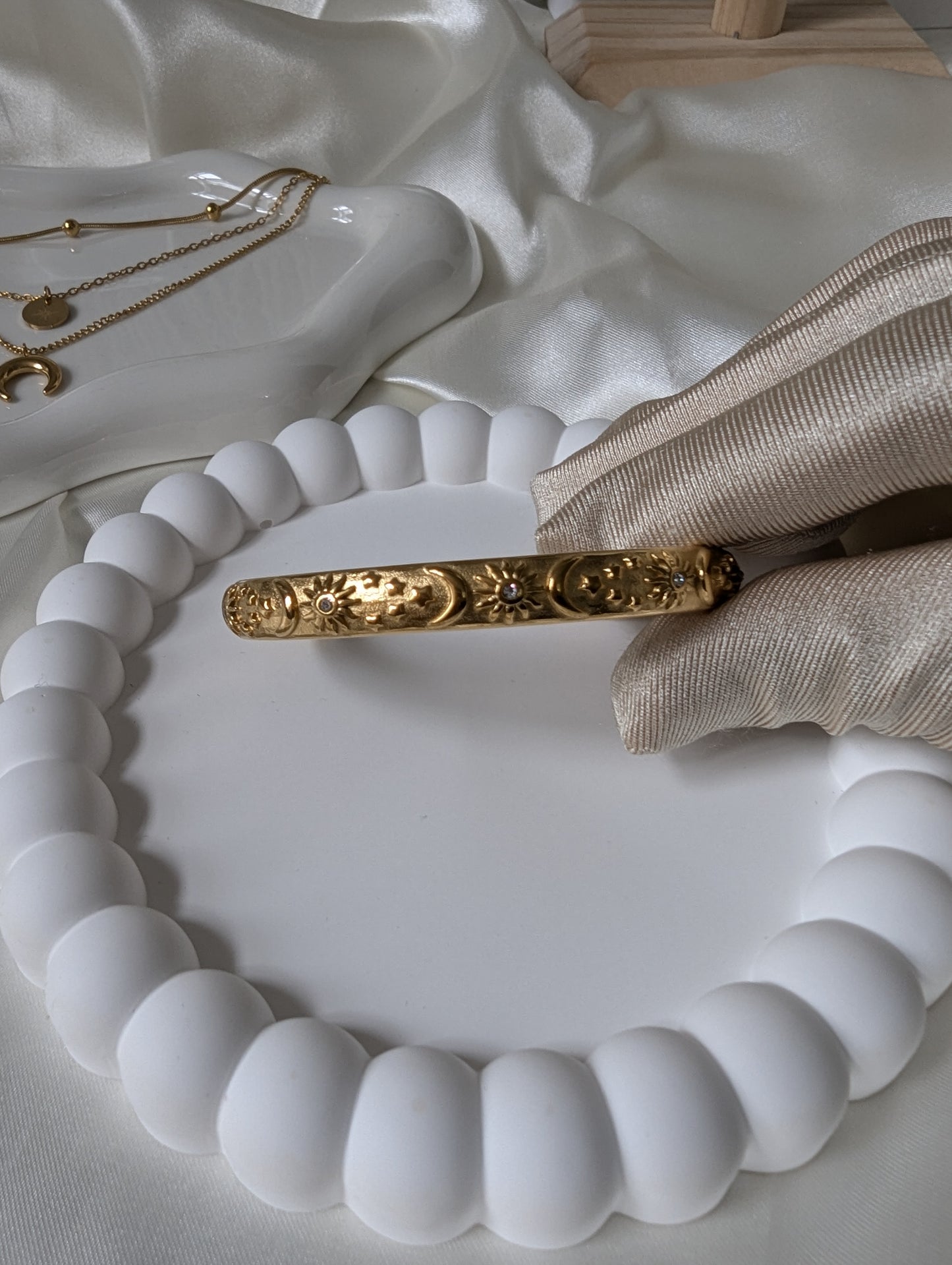 CELESTIA CUFF BANGLE